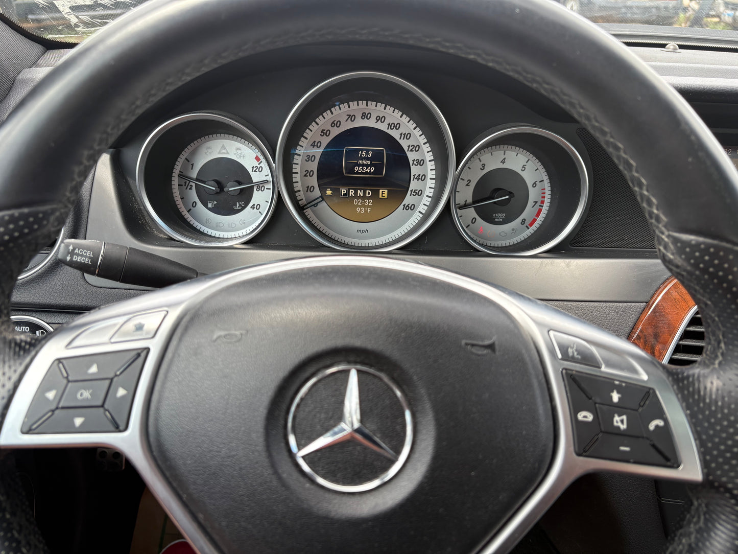 2012 Mercedes-Benz luxury/ sport