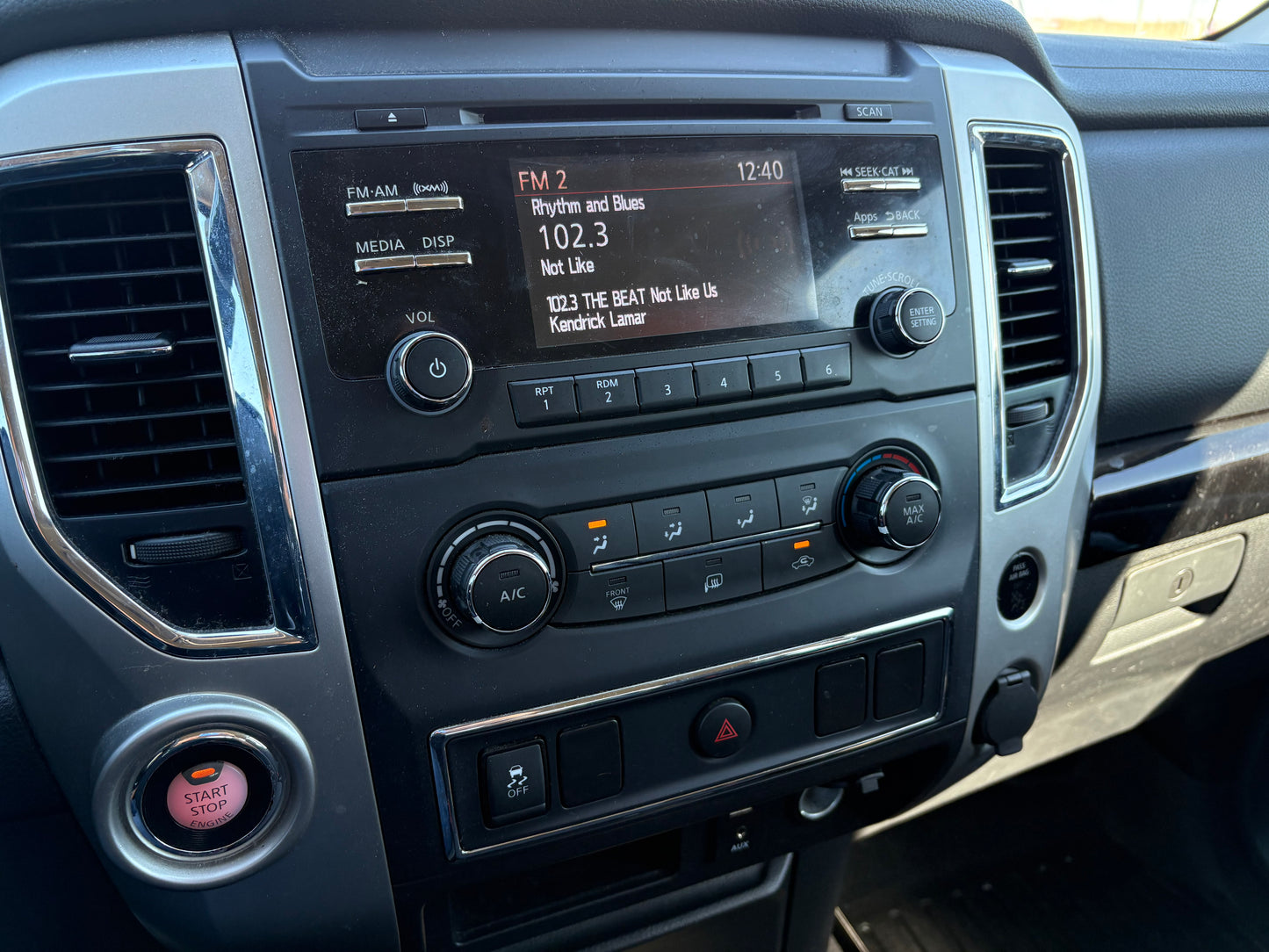 2018 Nissan Titan SV