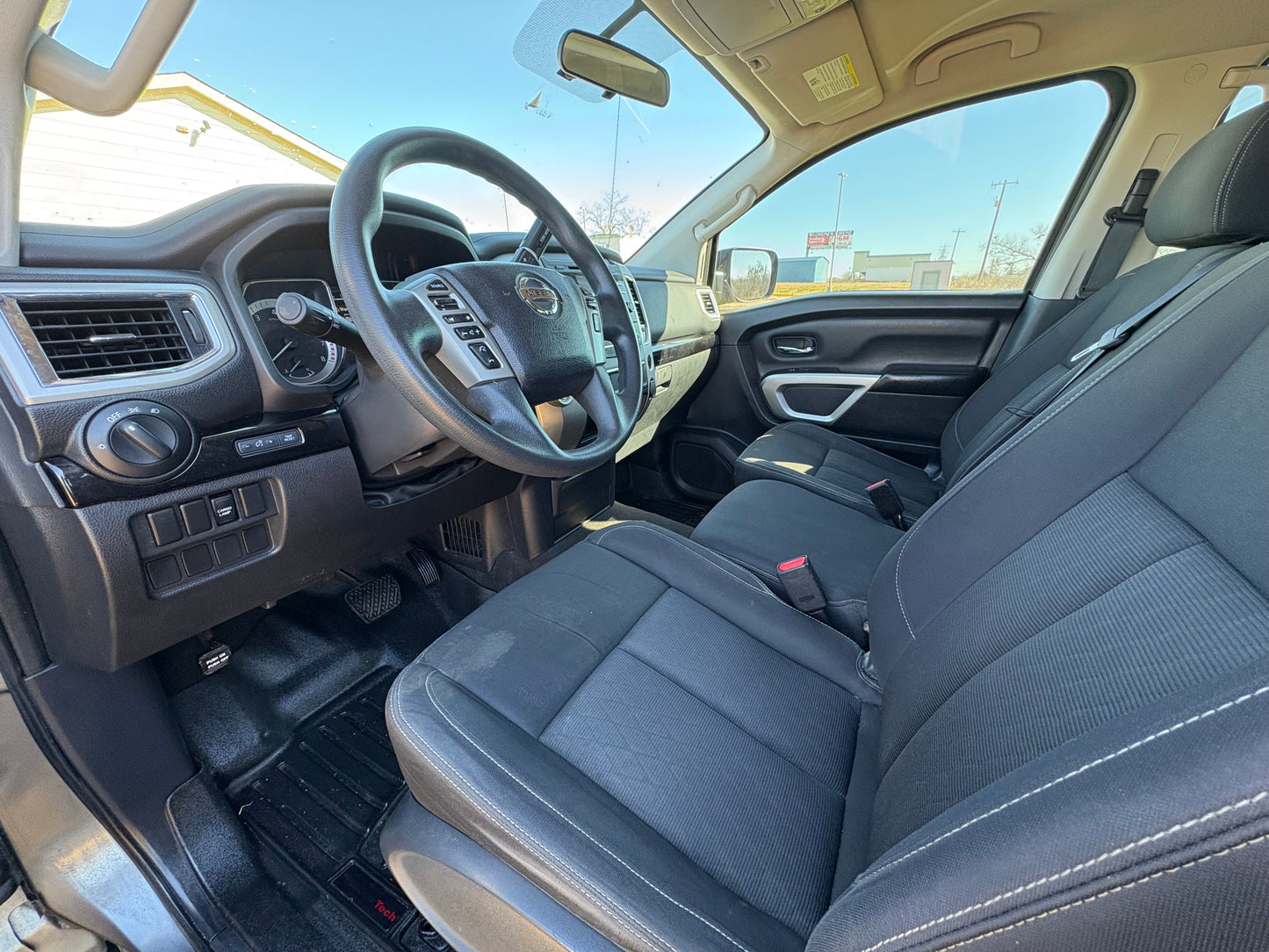 2018 Nissan Titan SV