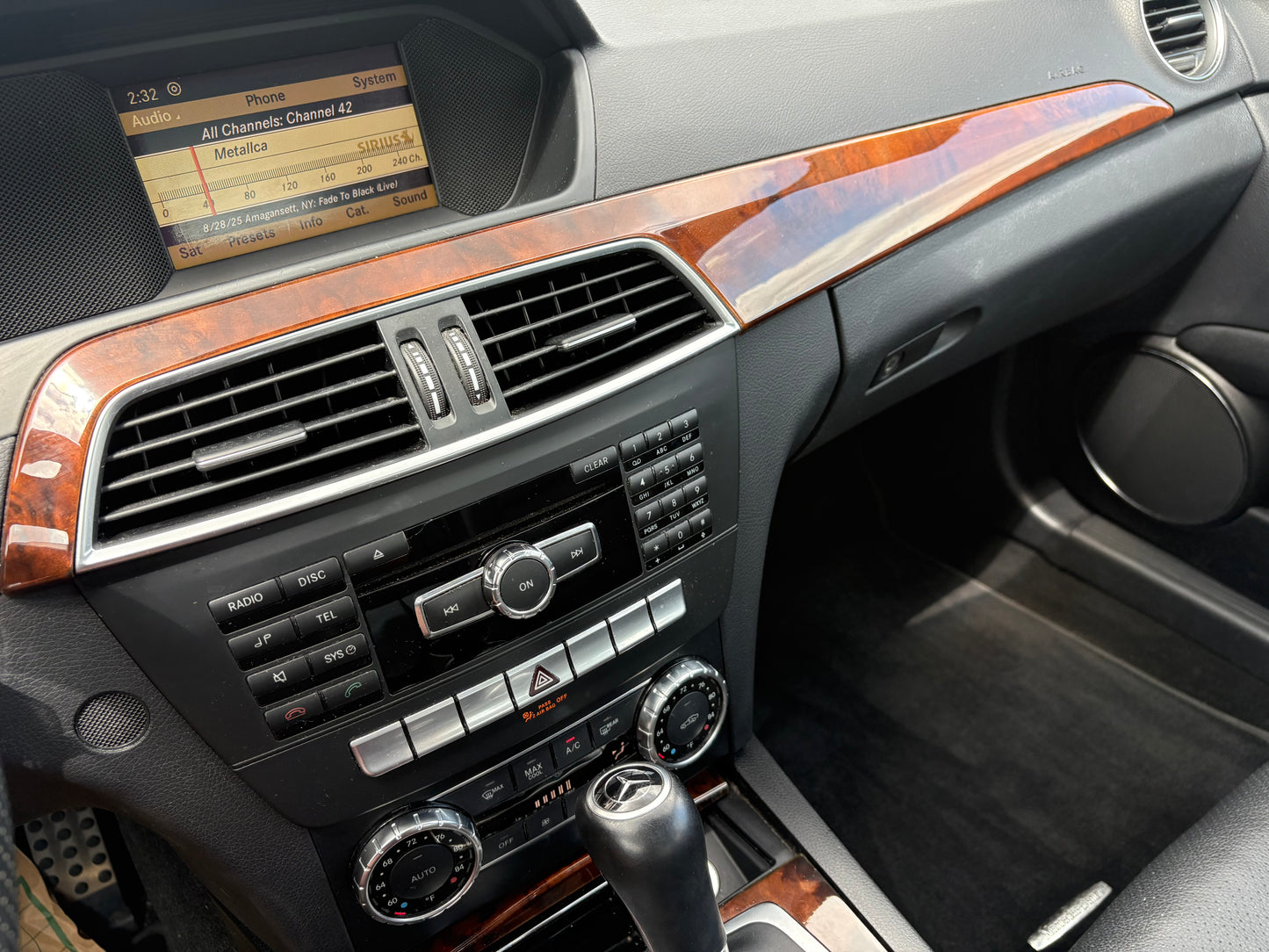 2012 Mercedes-Benz luxury/ sport