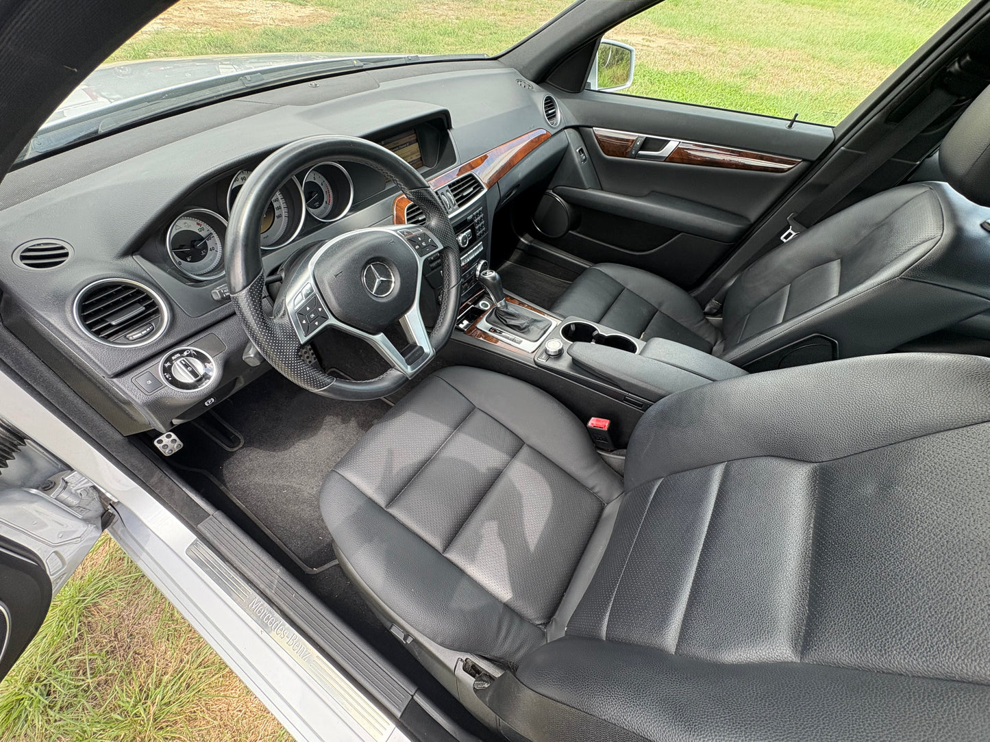 2012 Mercedes-Benz luxury/ sport