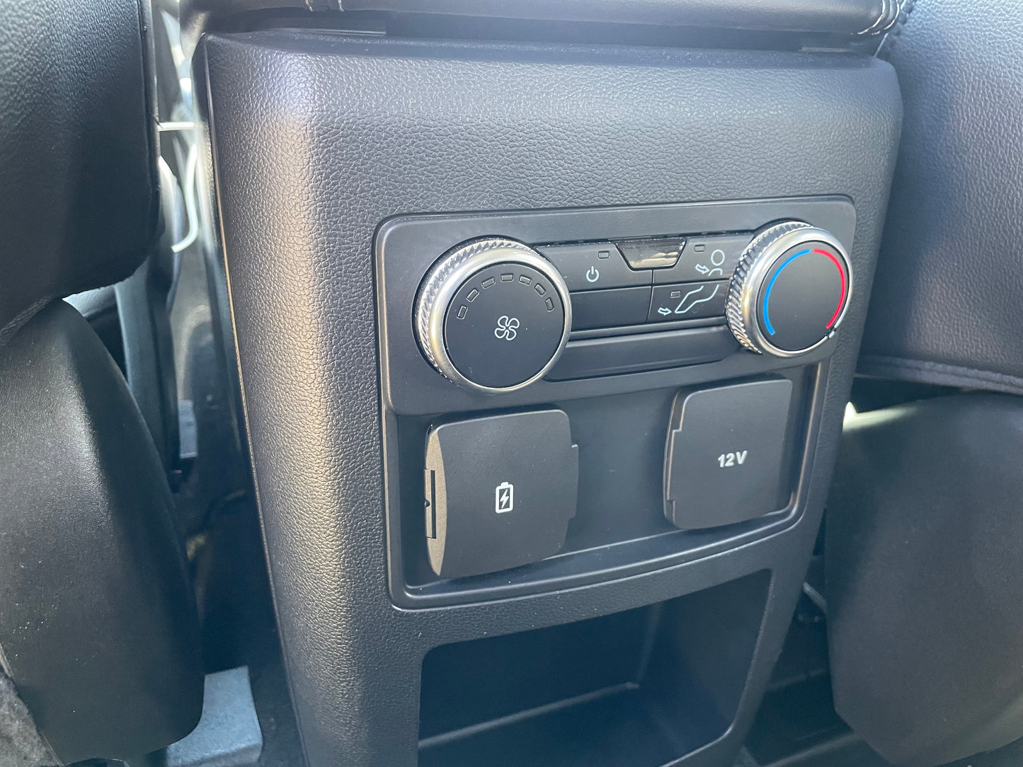 2021 Ford Explorer XLT Carbon Edition