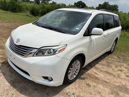 2017 Toyota Sienna XLE