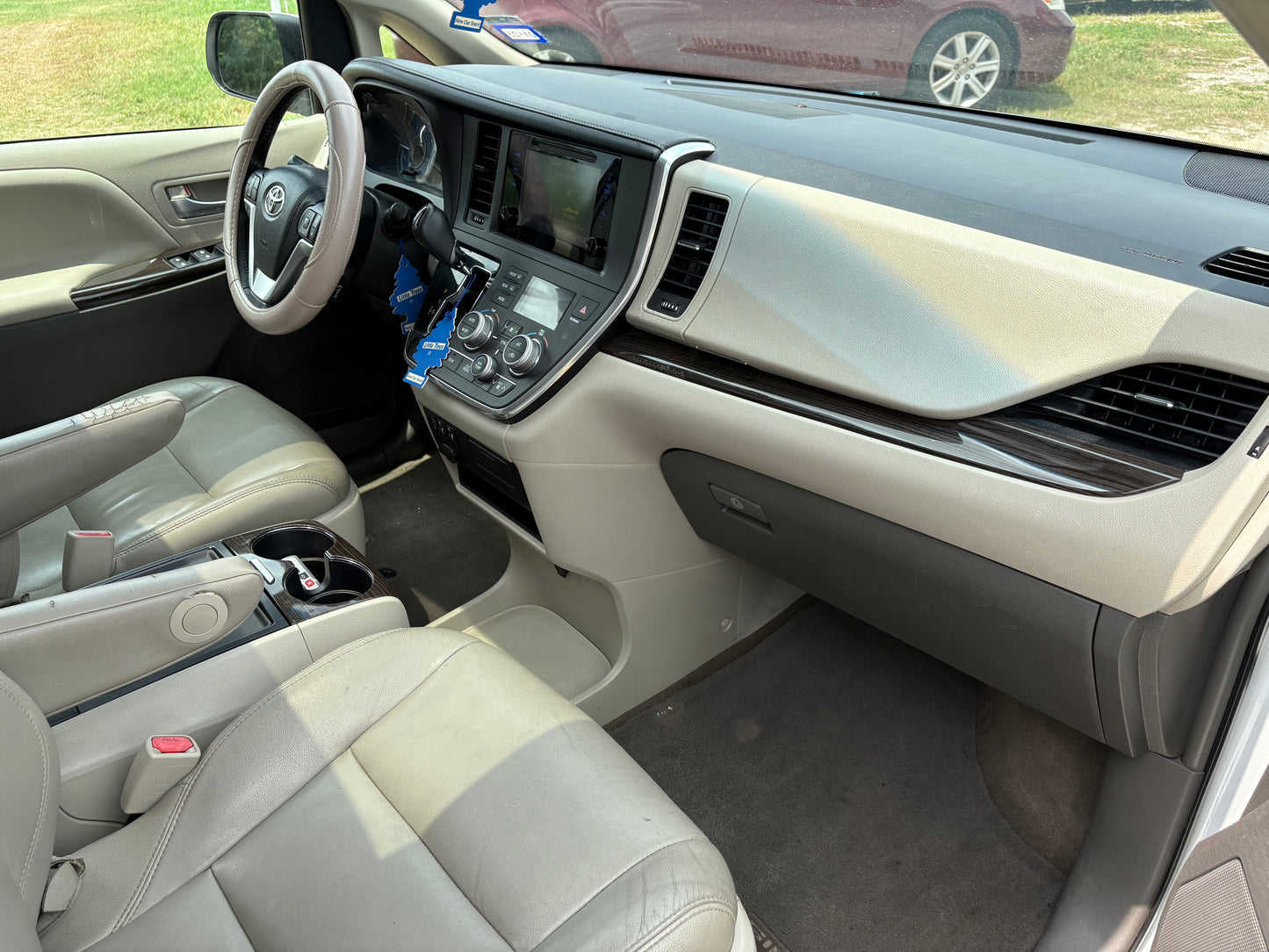 2017 Toyota Sienna XLE
